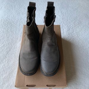 born risko boots